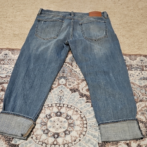 Lucky Brand Cropped Rolled-Cuff Jeans in Faded Blue - Picture 4 of 10